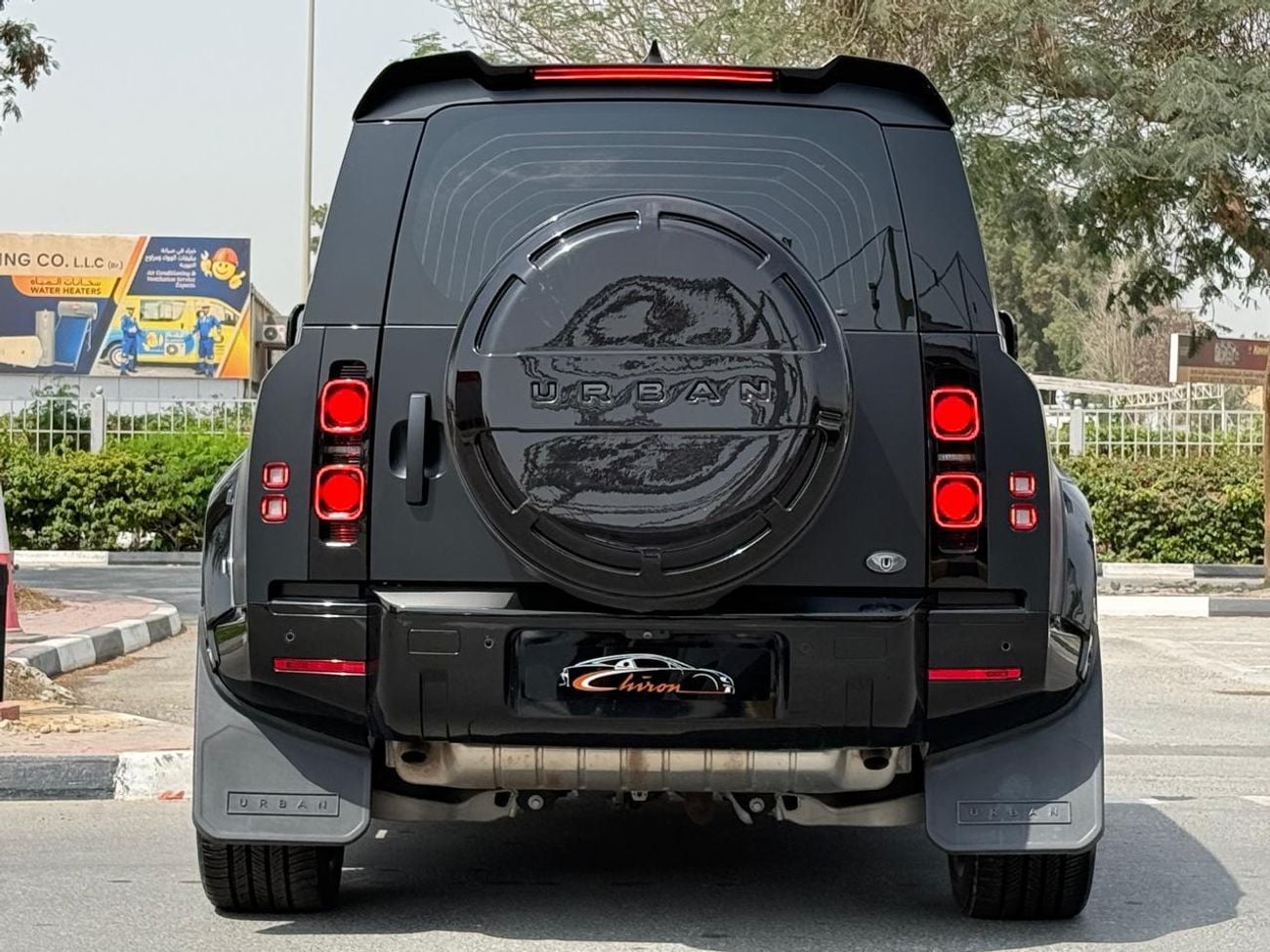 Land Rover Defender P300 110 S 2.0L (5 Seater) RAMADAN OFFER LAND ROVER DEFENDER 110S P300 2021 GCC URBAN BODY KIT FULL