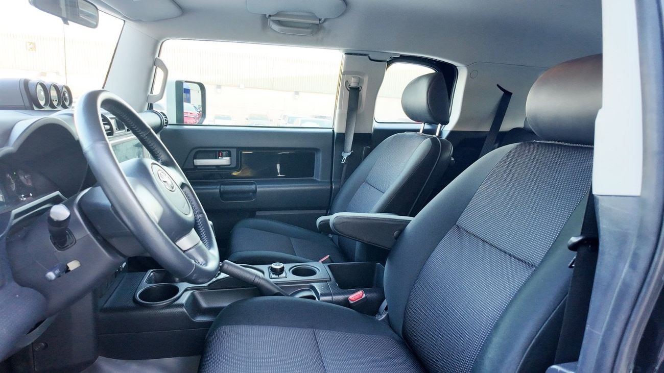 تويوتا إف جي كروزر 4.0L v6, 4X4 |  Agency Warranty | Complete Service History | Zero Downpayment Support