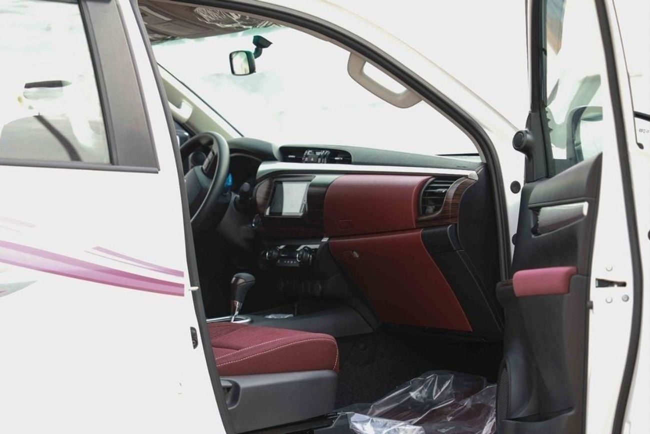 تويوتا هيلوكس 2025 TOYOTA HILUX HI 2.7 - PLATINUM WHITE PEARL inside MAROON | Export Only