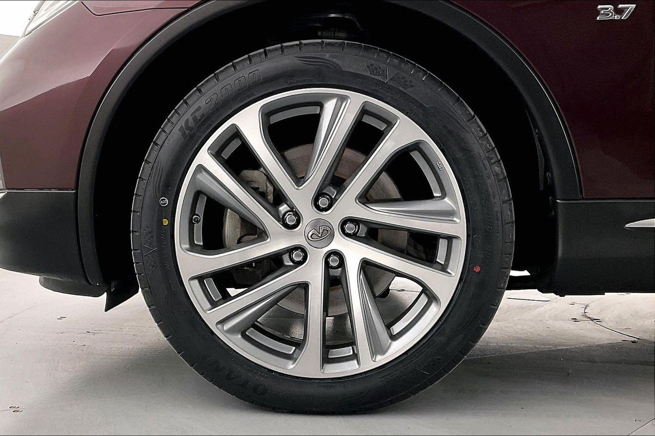 Infiniti QX50 Luxury | 1 year free warranty | 0 down payment | 7 day return policy