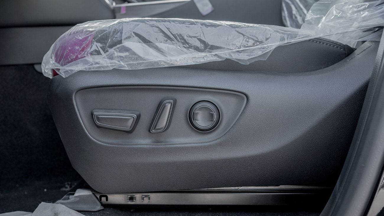 Toyota Land Cruiser 2025 Toyota Land Cruiser 300 VXR 3.5L AT Petrol Twin Turbo (Black-Red)