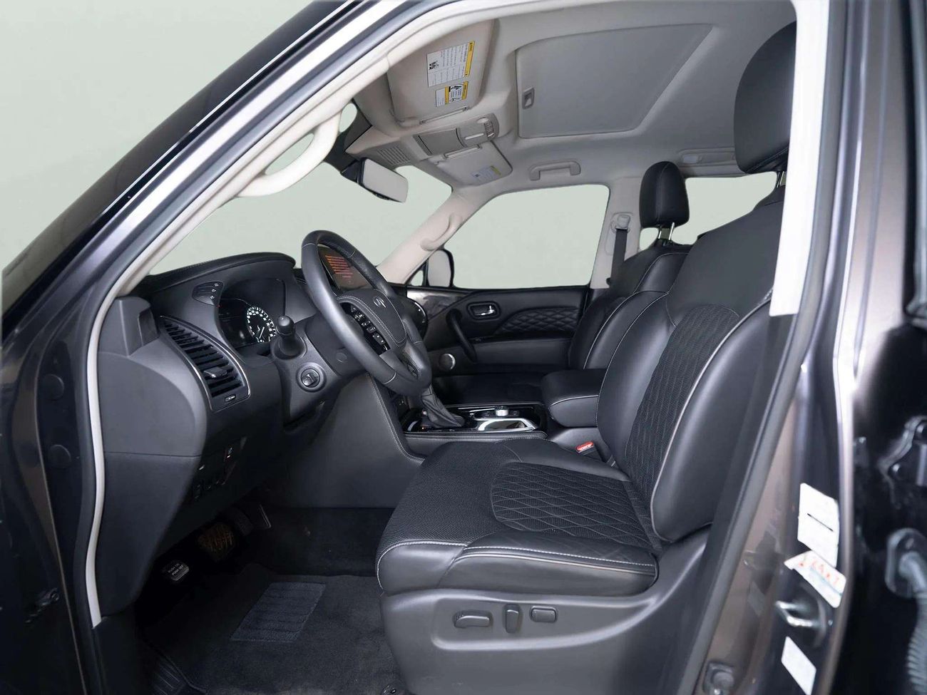 Infiniti QX80 LUXE 5.6