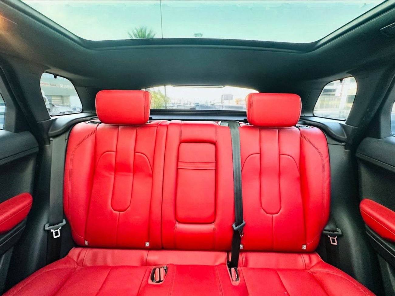 Land Rover Range Rover Evoque SE 2.0L SUV (3 Door)