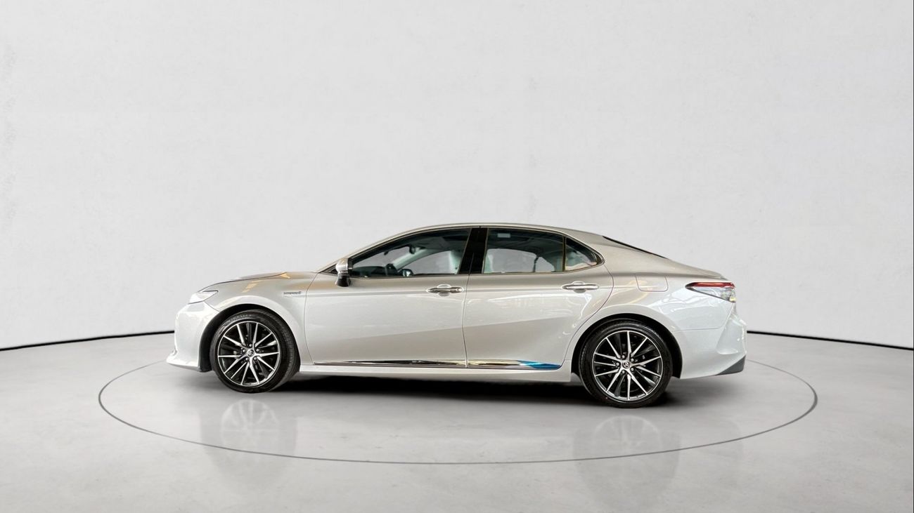 Toyota Camry 2.5 LIMITED HYBRID E-CVT | Guaranteed Warranty | 0 Down Payment