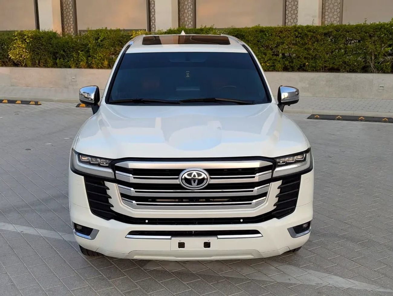 Toyota Land Cruiser VXR GCC Specs