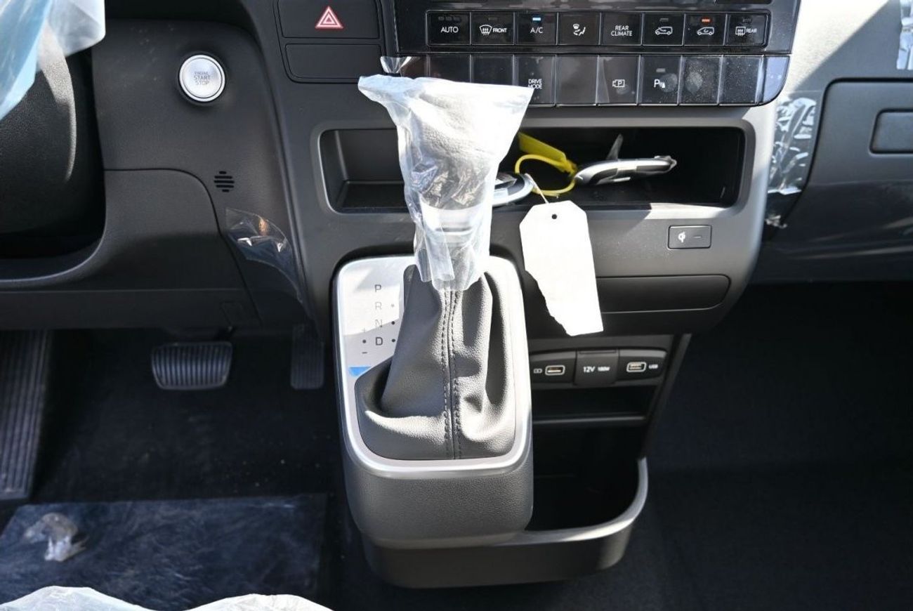 هيونداي ستاريا هيونداي ستاريا 3.5 لتر بنزين ، واجن ، دفع أمامي ، 5 أبواب ، مثبت السرعة ، كاميرا خلفية ، دي في دي ،