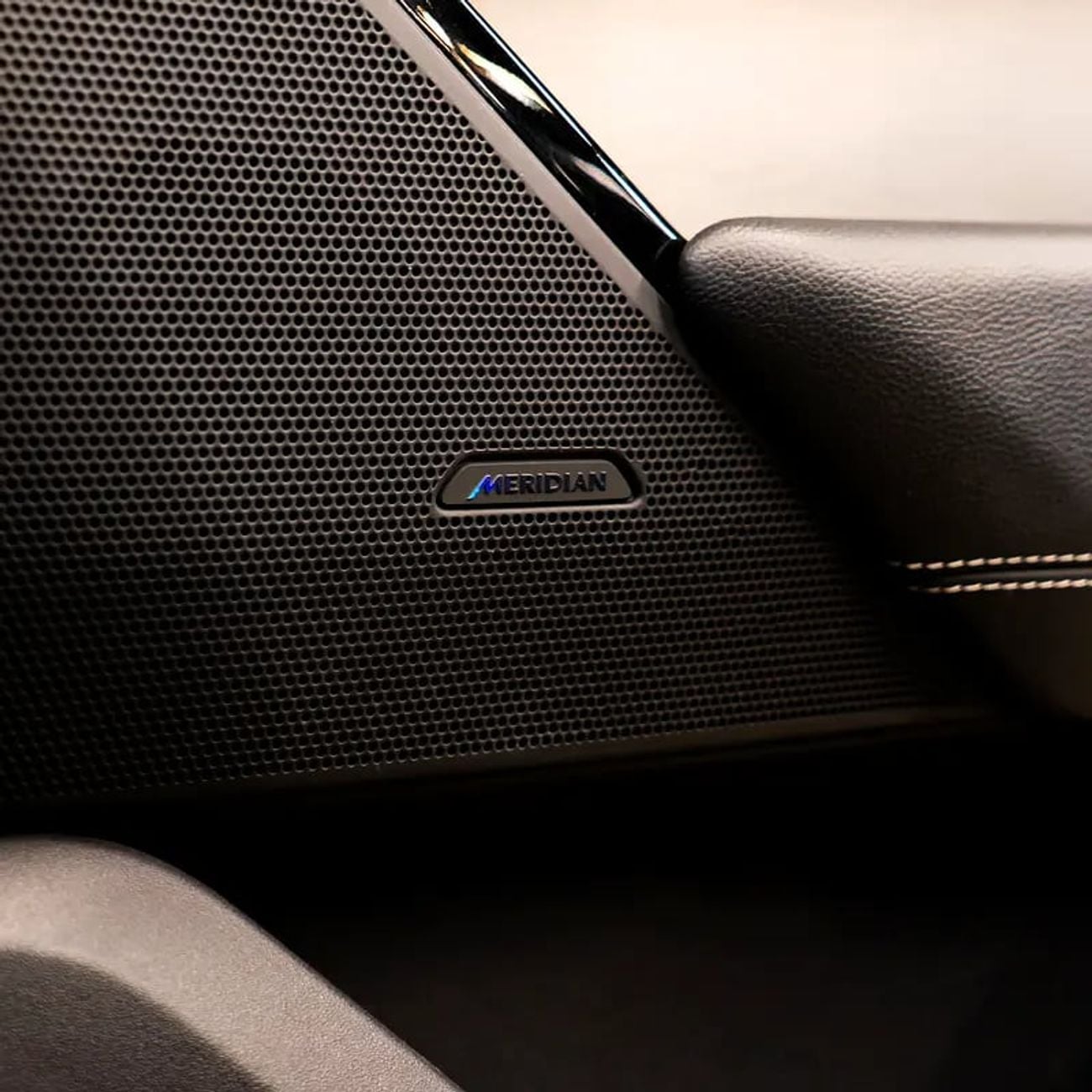 لاند روفر رينج روفر فيلار P250 S 2.0L Petrol 1,781 pm • 0% Downpayment • Velar P250 S • 1 Year Warranty