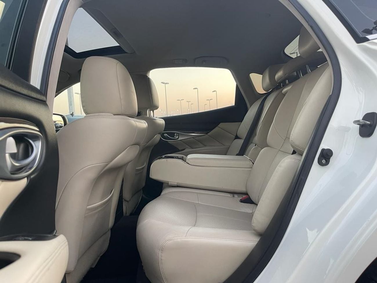 Infiniti QX70 Luxury Infiniti Q70_Gcc_2017_Excellent_Condition _Full option