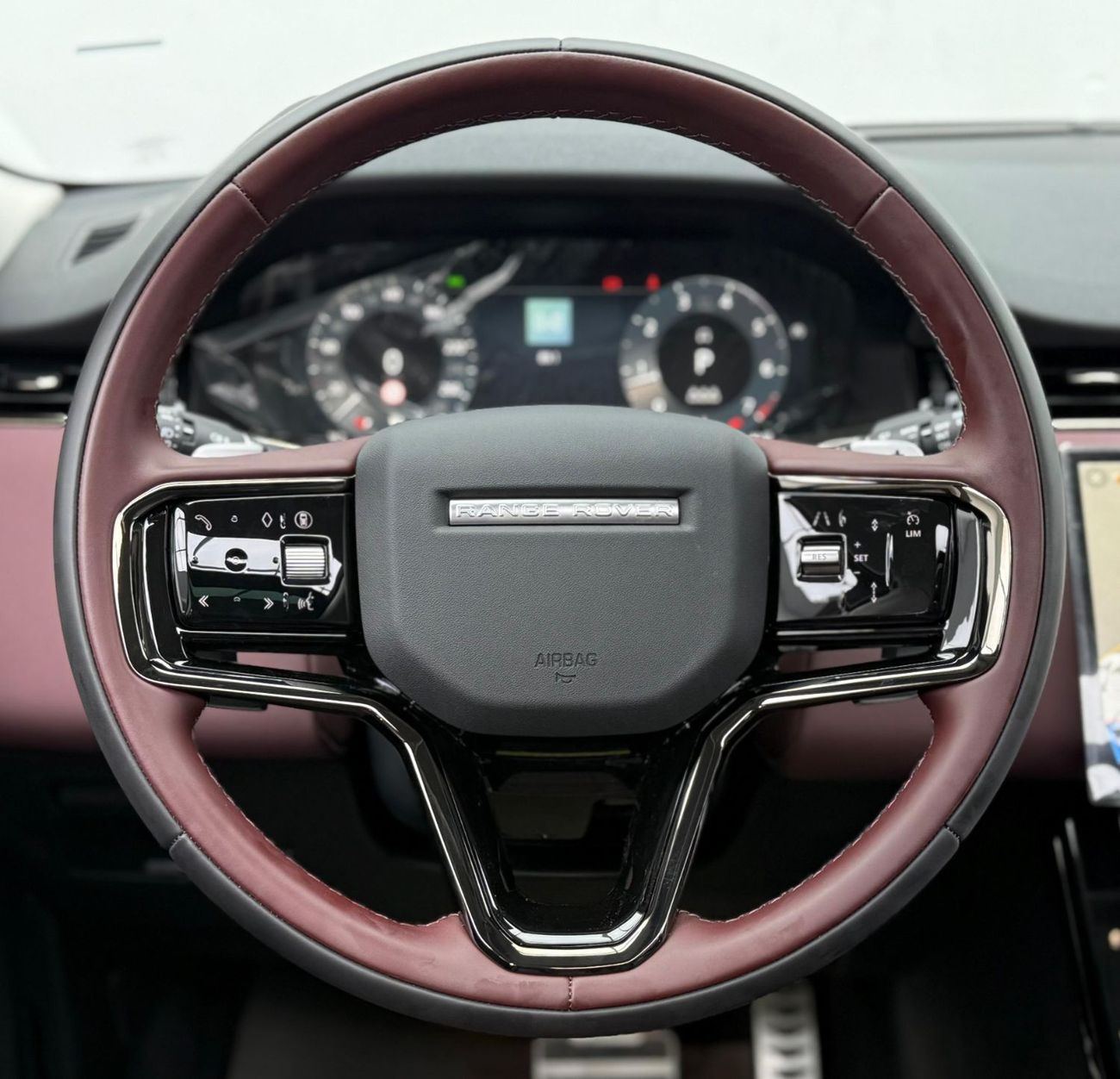 Land Rover Range Rover Evoque P250 2.0L (250 HP)