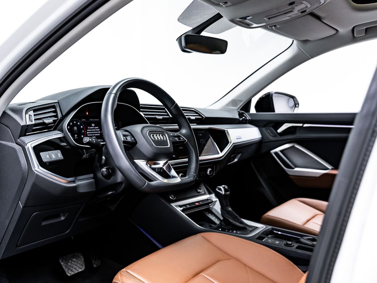 Audi Q3 35 TFSI S Line 1.4L 2024 Audi Q3 35TFSI, 2029 Audi Warranty + Service Contract, Low KMs, GCC