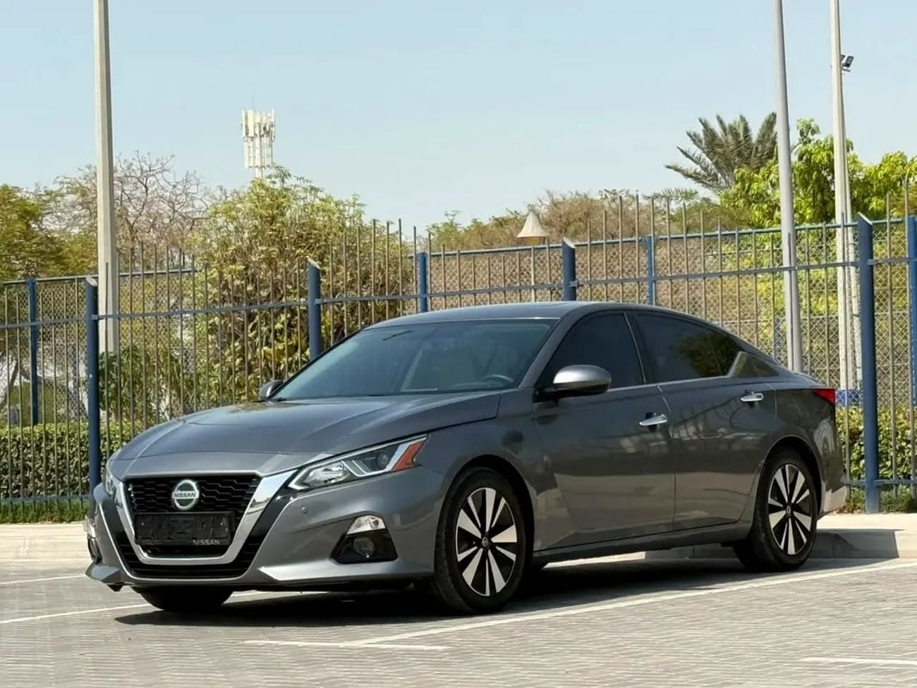 نيسان ألتيما SV-Full option-Excellent condition-Bank Finance Available