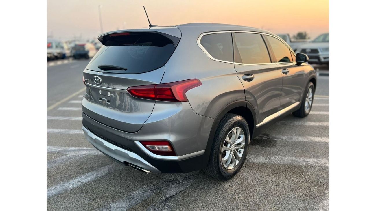 هيونداي سانتا في 2019 HYUNDAI SANTAFE SE -2.4L - V4 -  REAR CAMERA -  PW - LEATHER SEATS - 53000 mileage- VERY CLEAN