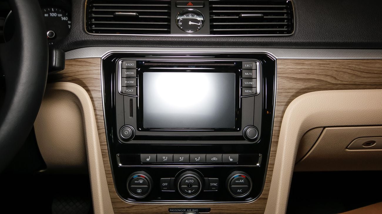 Volkswagen Passat SEL