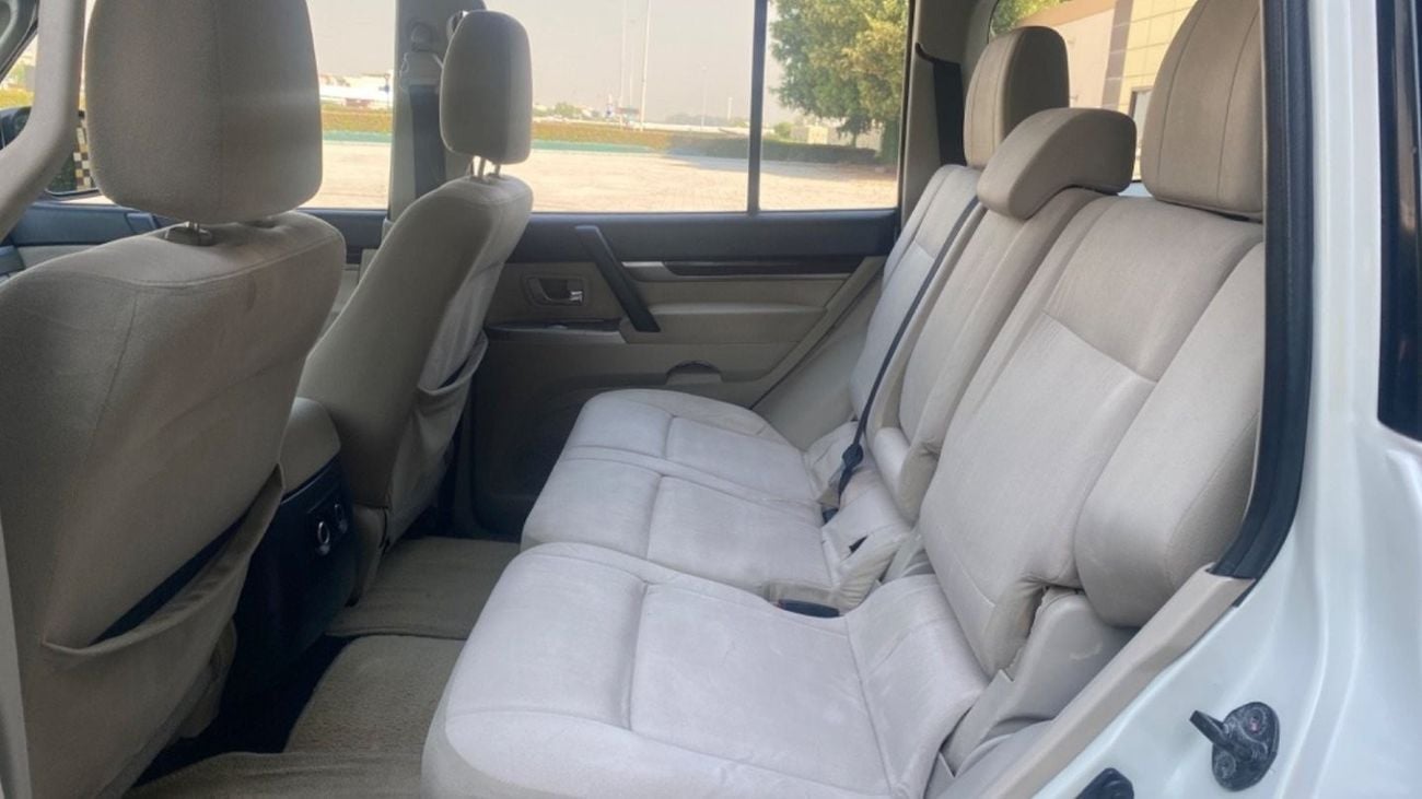 ميتسوبيشي باجيرو GLS Std