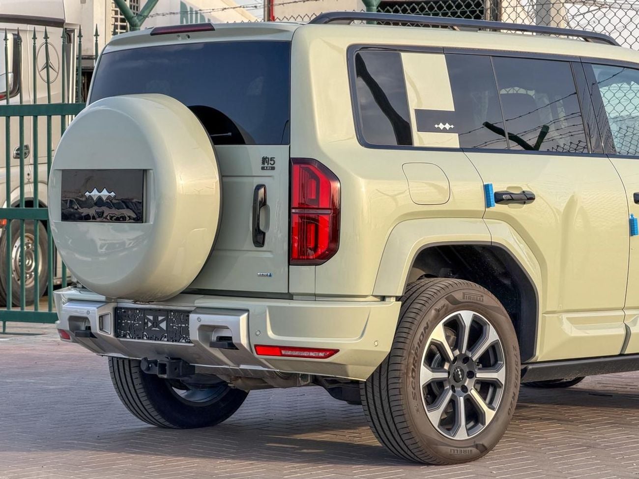 بي واي دي ليوبارد 5