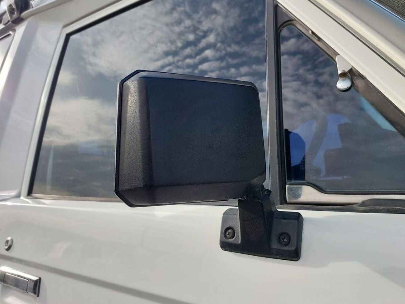 Toyota Land Cruiser TOYOTA LAND CRUISER HARDTOP SUV RHD 1998 MODEL 4.2 L DIESEL MANUAL(PM16921)