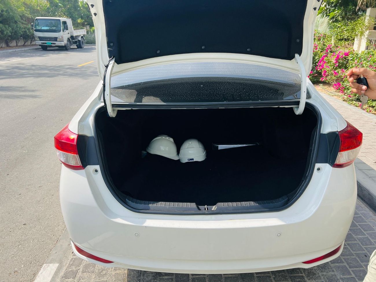 تويوتا يارس 1.5L PETROL AUTOMATIC TRANSMISSION