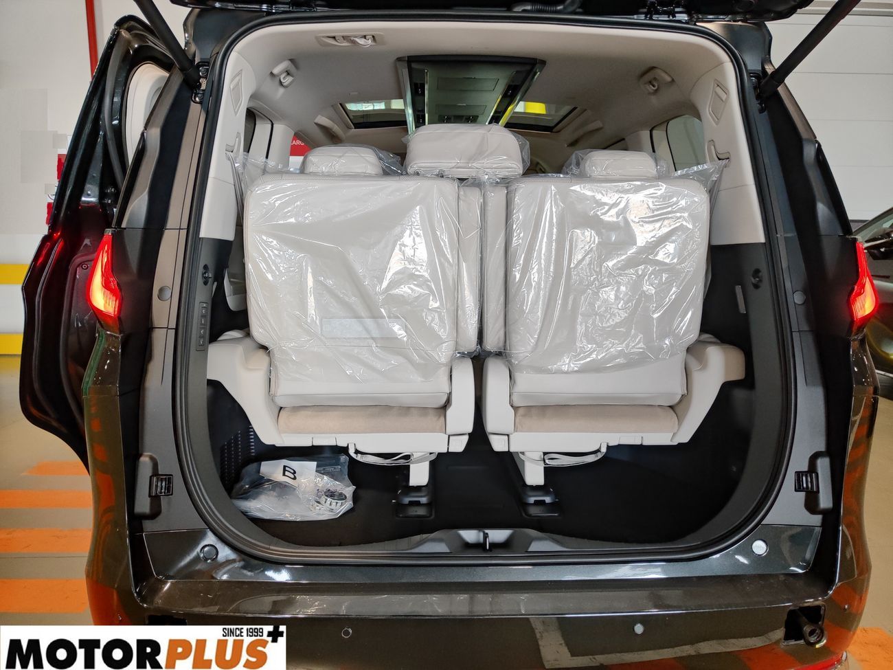 Lexus LM 350h Hybrid 7 Seater 2025 Model - Ready Stock!