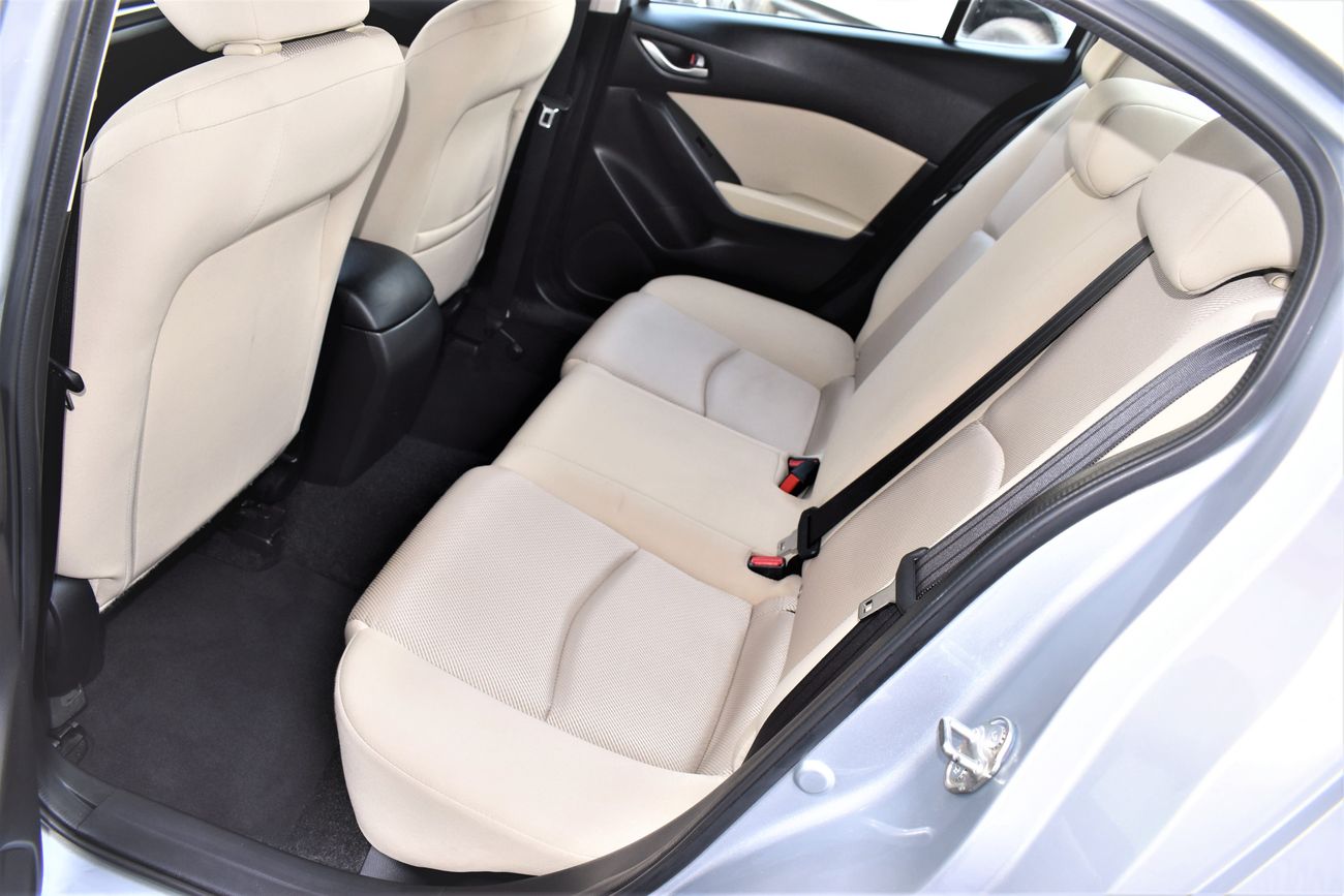 Mazda 3 AED 1076 PM | 1.6L S GCC DEALER WARRANTY