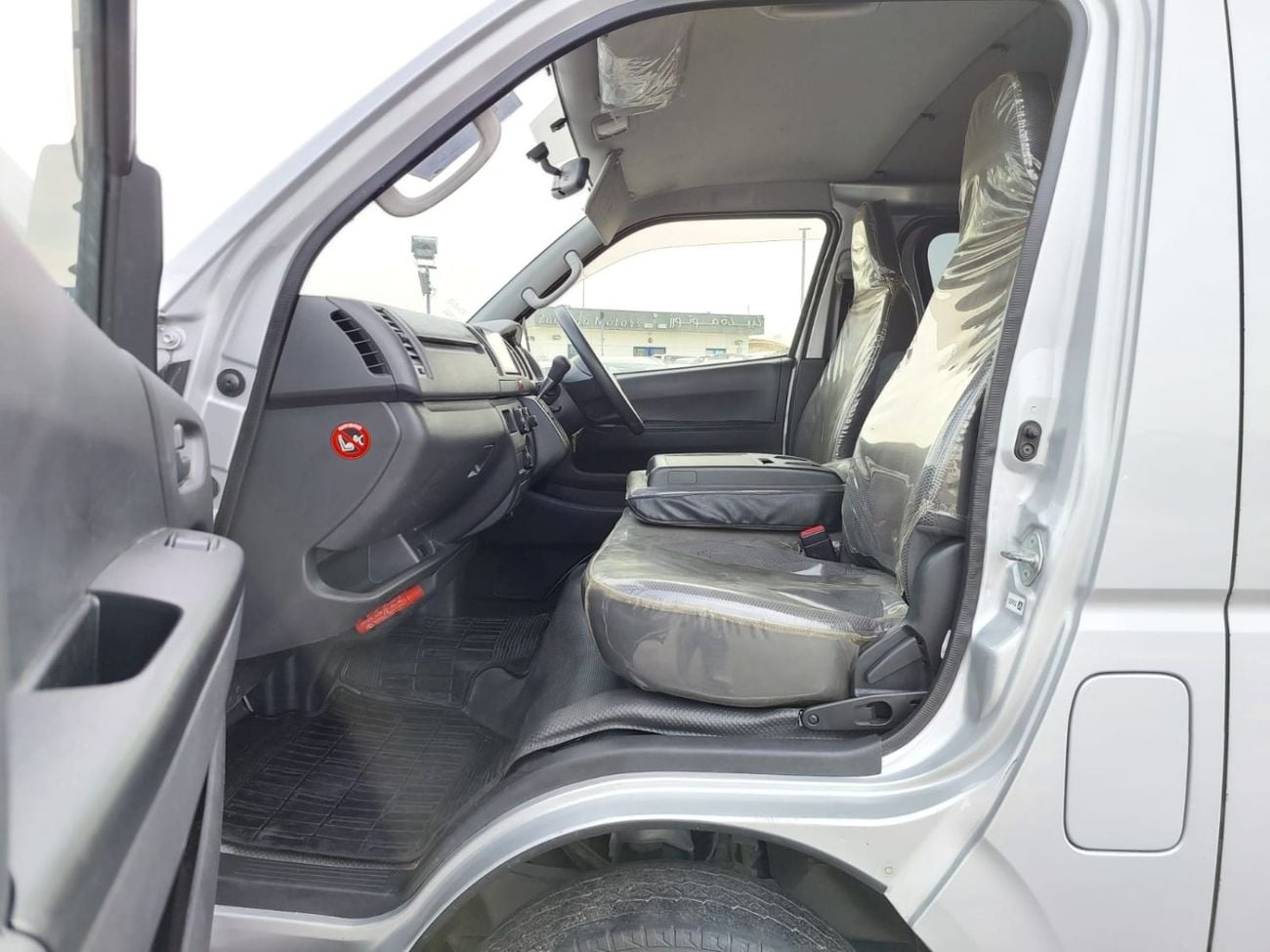 Toyota Hiace (RAMADAN OFFER) TOYOTA HIACE VAN RHD 2014 MODEL 3.0 L DIESEL AUTOMATIC(PM14281)