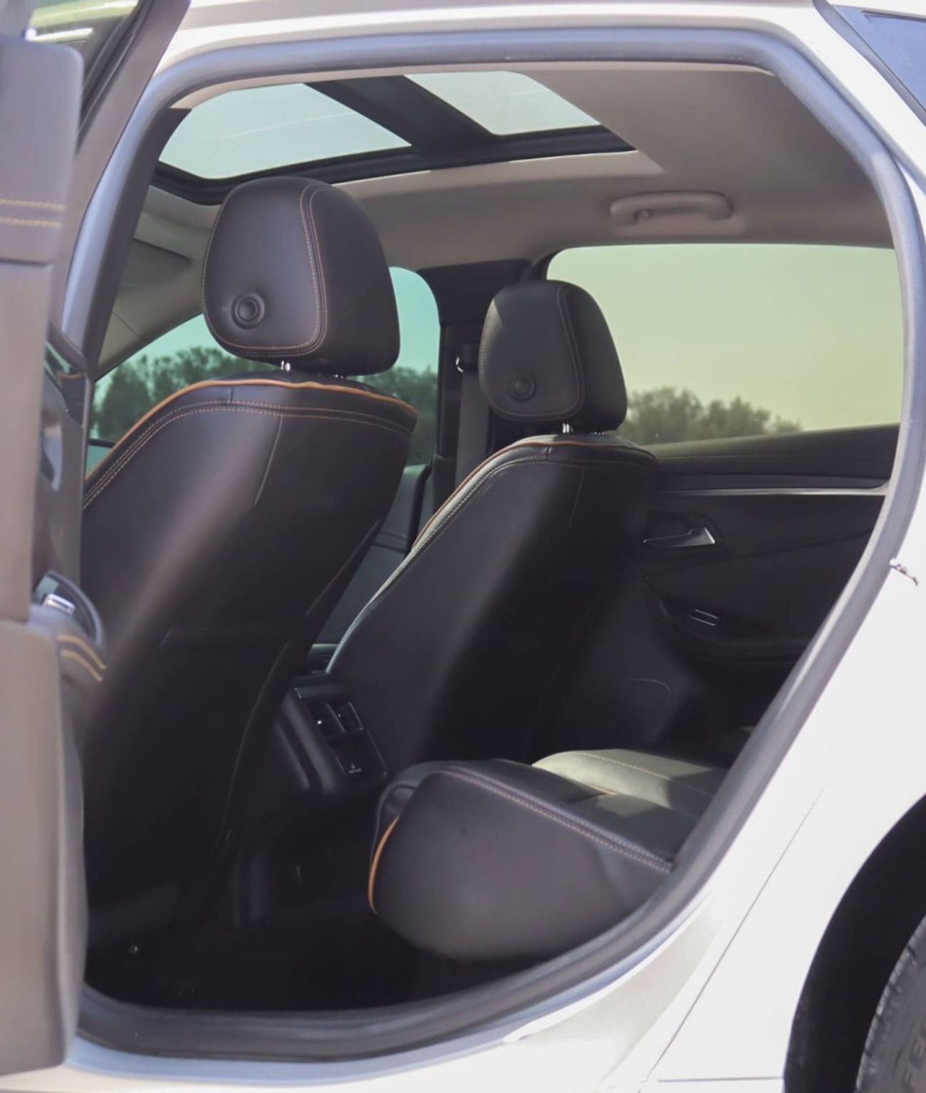 Chevrolet Impala Chevrolet impala 2019 original paint full option, GCC accident-free, in excellent condition, 1198 p.