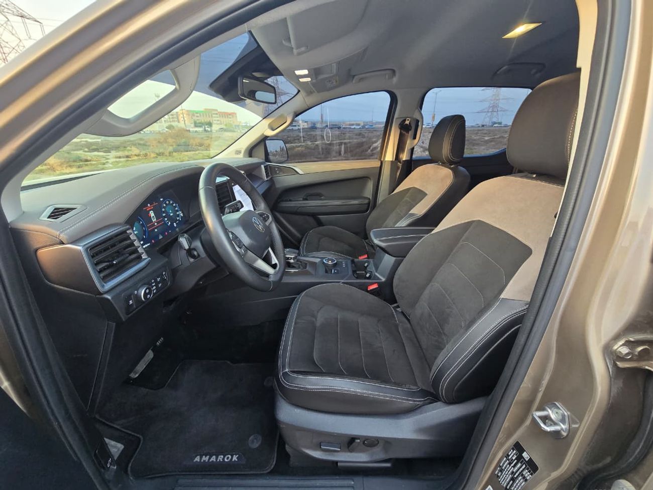 Volkswagen Amarok Highline 2.0T VOLKSWAGEN AMAROK 2023 GCC // FSH // UNDER WARRANTY // FULL OPTION // PERFECT CONDITIO