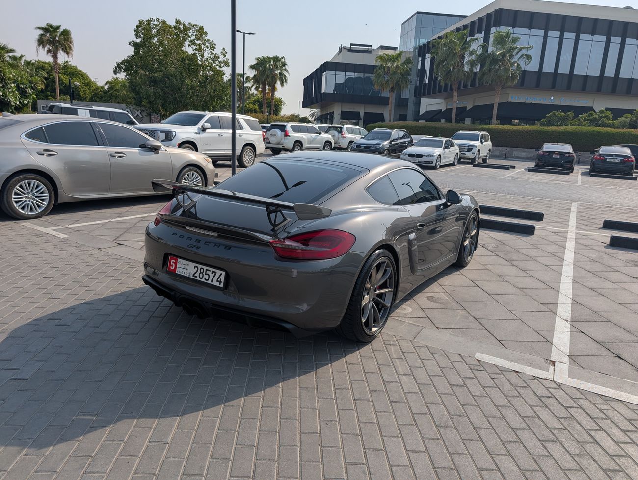 Porsche Cayman GT4