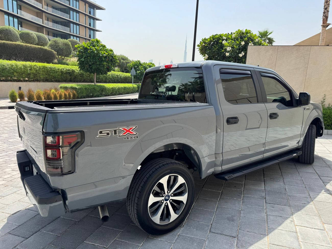 فورد F 150 STX V6  335 HP