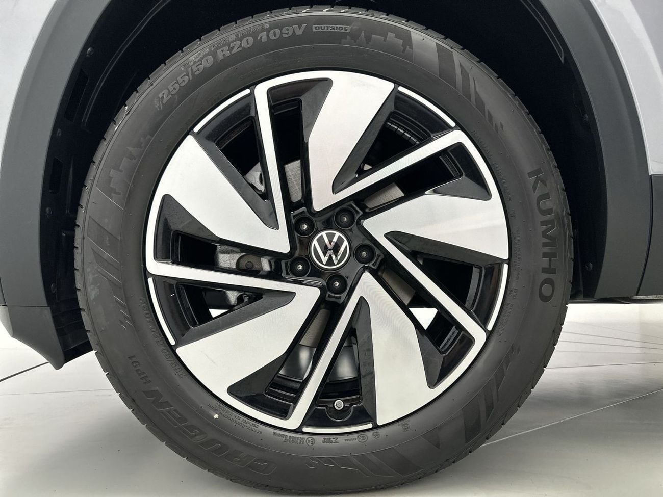 فولكس واجن تيرامونت S 2.0L Comfortline 2L (Facelift 2) (REF#35741) / 34,100 AED SAVINGS from New Car