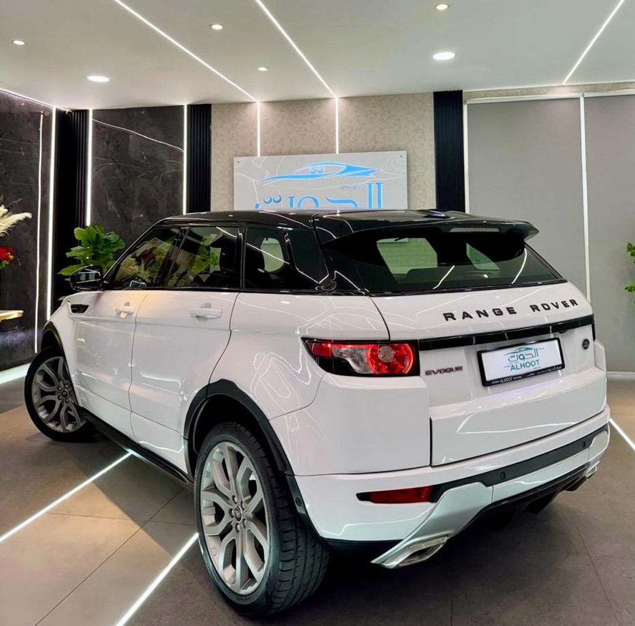 لاند روفر رانج روفر إيفوك Dynamic Plus 2.0L (5 Door) BEST RANGE ROVER EVOQUE || GCC || TOP RANGE || FREE ACCIDENTS || PANORAMI