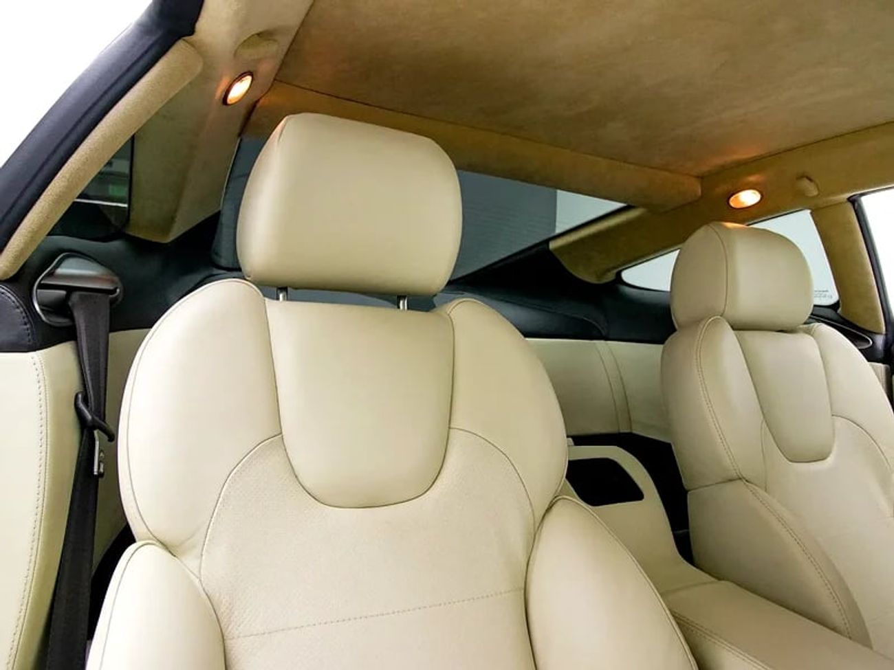 أستون مارتن فانكويش