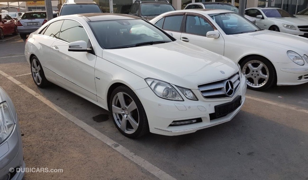 Mercedes-Benz E 250 model 2012GCC car prefect condition one owner no need any maintenance full option pan