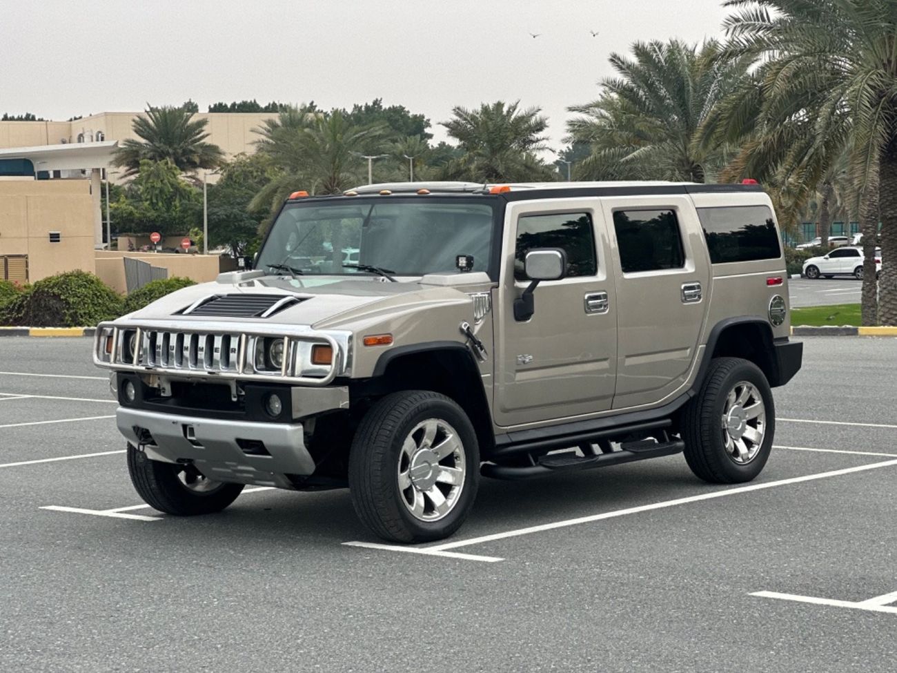 Hummer H2 MODEL 2005 car perfect condition inside and outside full option sun roof leather seats