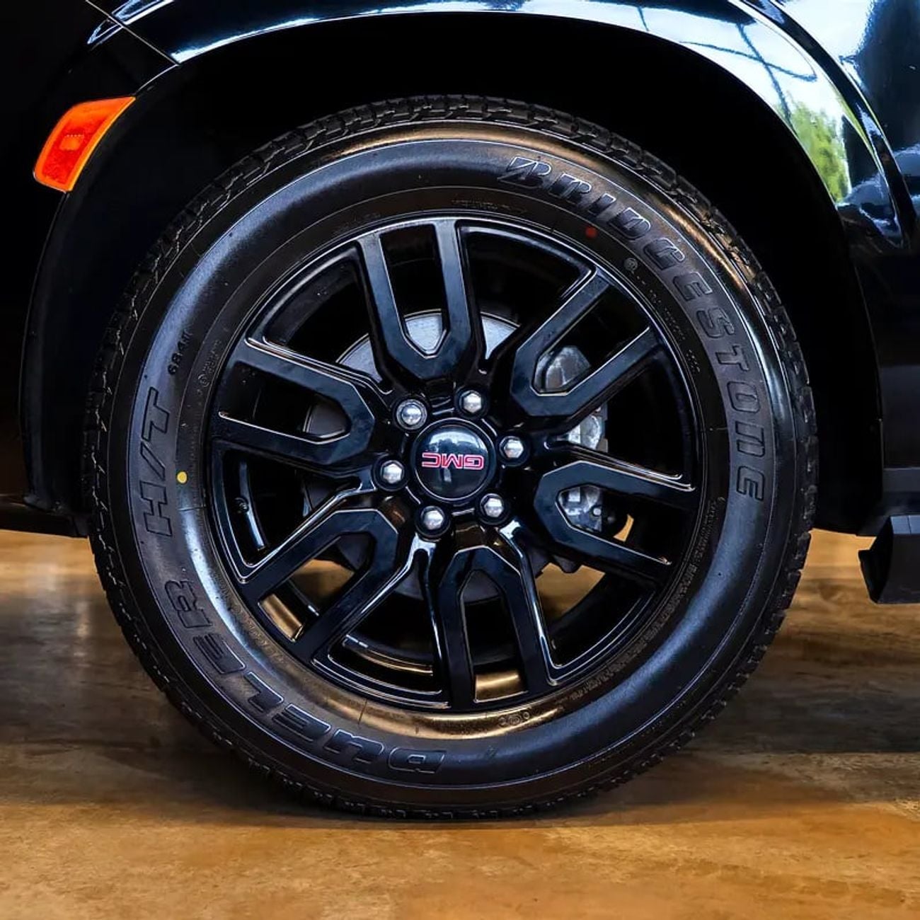 GMC Yukon AT4 4,407 P.M • 0% Downpayment • AT4 • Agency Warranty
