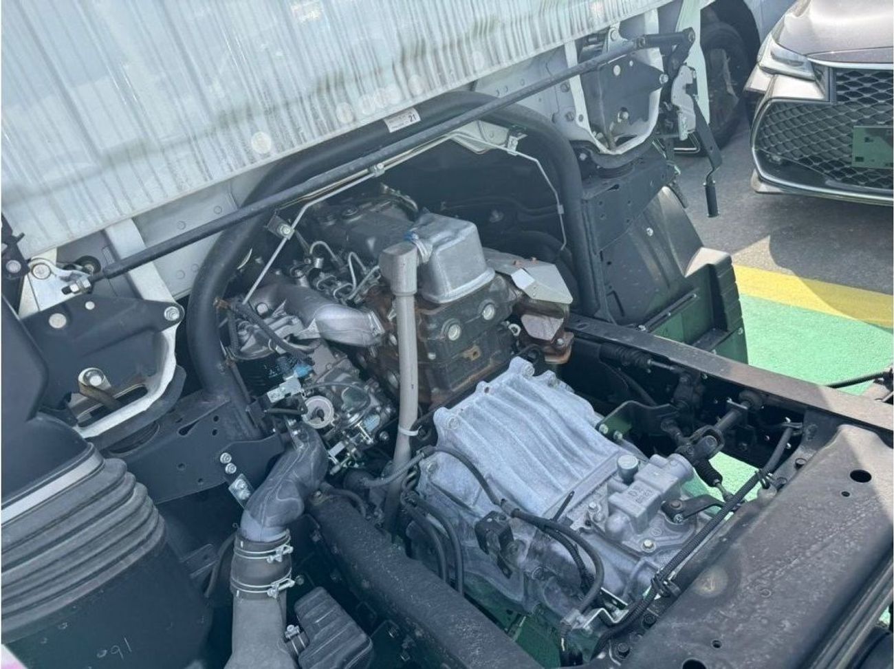 ميتسوبيشي فوسو كانتير 2.7L DIESEL 4X2 M/T 2.5 TON SHORT 2023