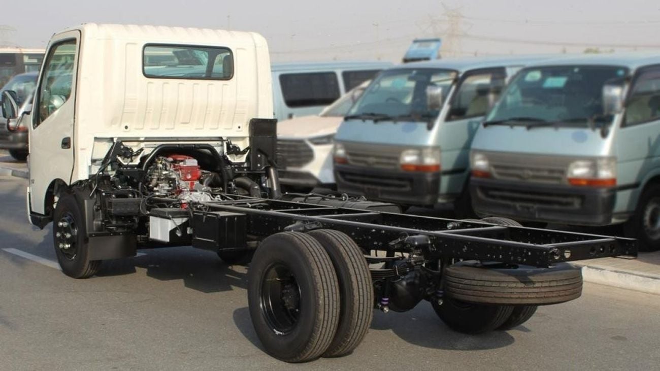 Hino 300 HINO 300 XZU 710L 6.5 TON 300S WIDE CAB 4X2 ( export only )