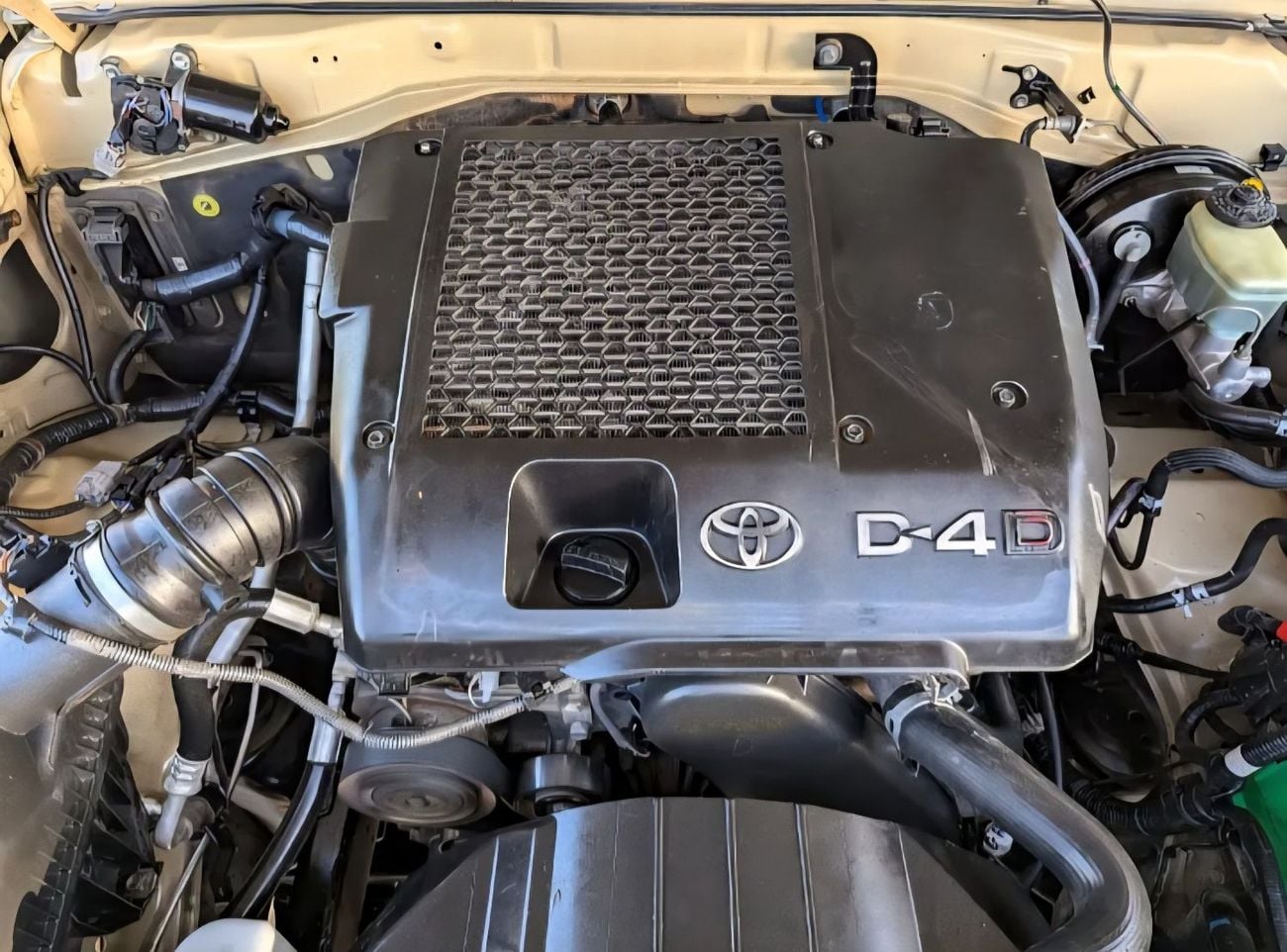 Toyota Land Cruiser LC76 LX Grade LHD 2.8L 1GD-FTV V4 Turbo Diesel Engine Manual Gear 4WD 5 Seats 5 Door