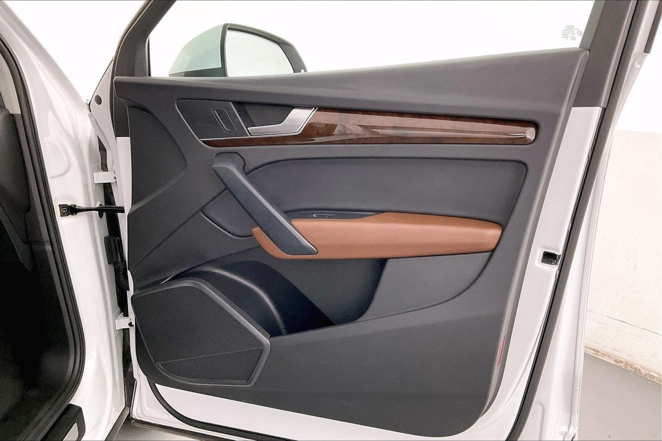 أودي Q5 45 TFSI quattro Basic | National Day Celebration | شامل الضمان | 0 ﺪﻔﻋﺓ ﺃﻮﻟﻯ