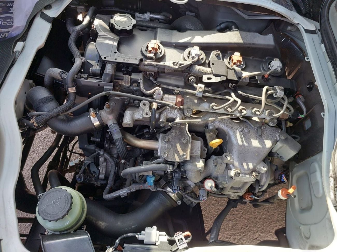 Toyota Hiace TOYOTA HIACE COMMUTER VAN RHD 2015 MODEL 3.0 L DIESEL AUTOMATIC(PM15677)