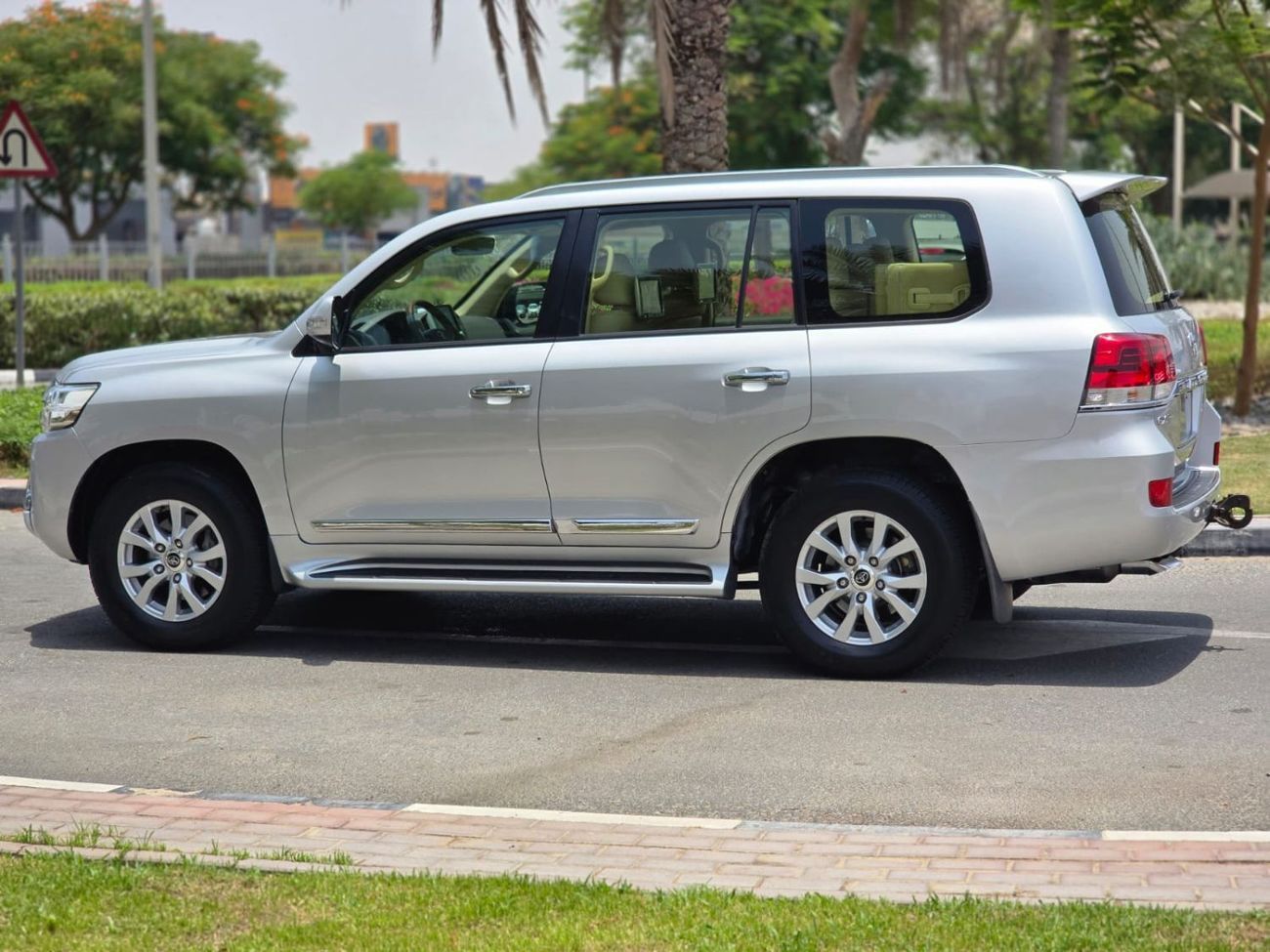 تويوتا لاند كروزر GXR 4.6L