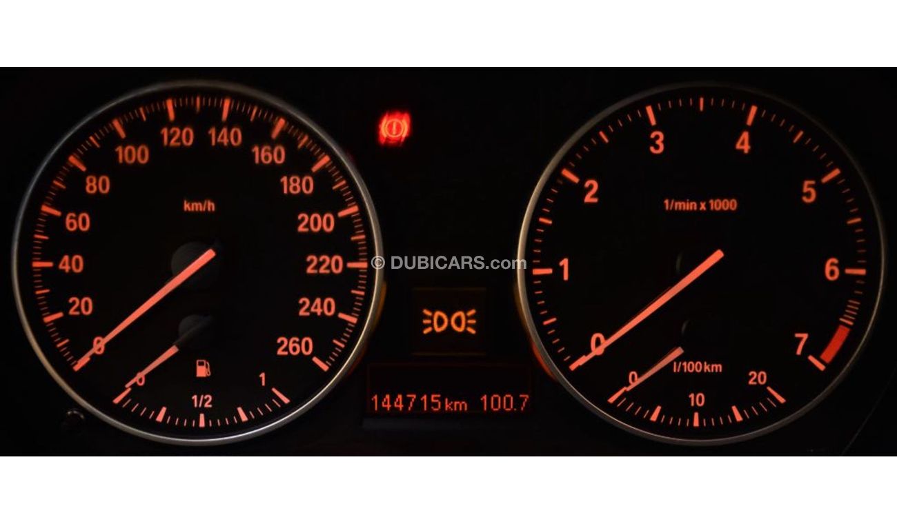 BMW 320i ORIGINAL PAINT ( صبغ وكاله ) BMW 320 2009 Model!! in Blue Color! GCC Specs