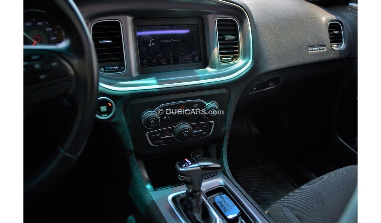 Dodge Charger 3.6L SXT (Mid) OFFER ONE WEEK//CHARGER SRT KIT//WIDE BODE//SUN ROOF//AIR BAGS/