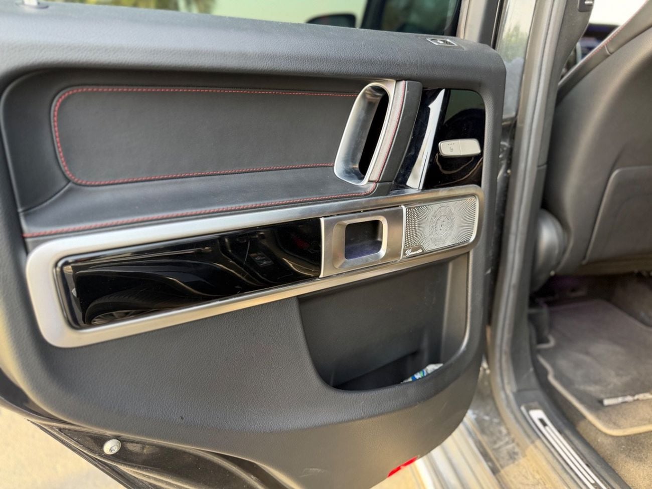 Mercedes Benz G550