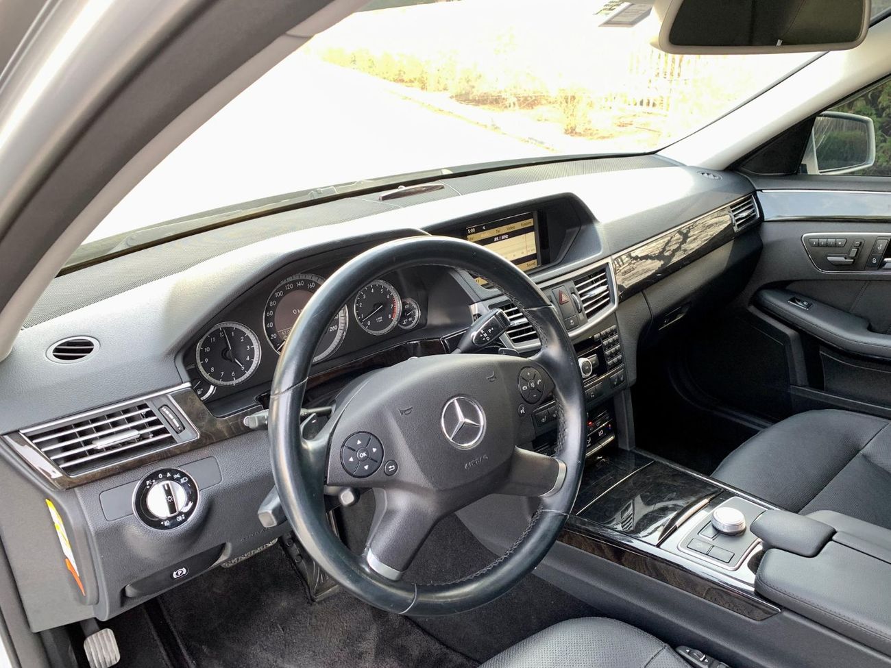 Mercedes-Benz E 350 The Mercedes-Benz E350 is a luxury mid-size sedan featuring a 2.0-liter turbocharged four-cylinder e