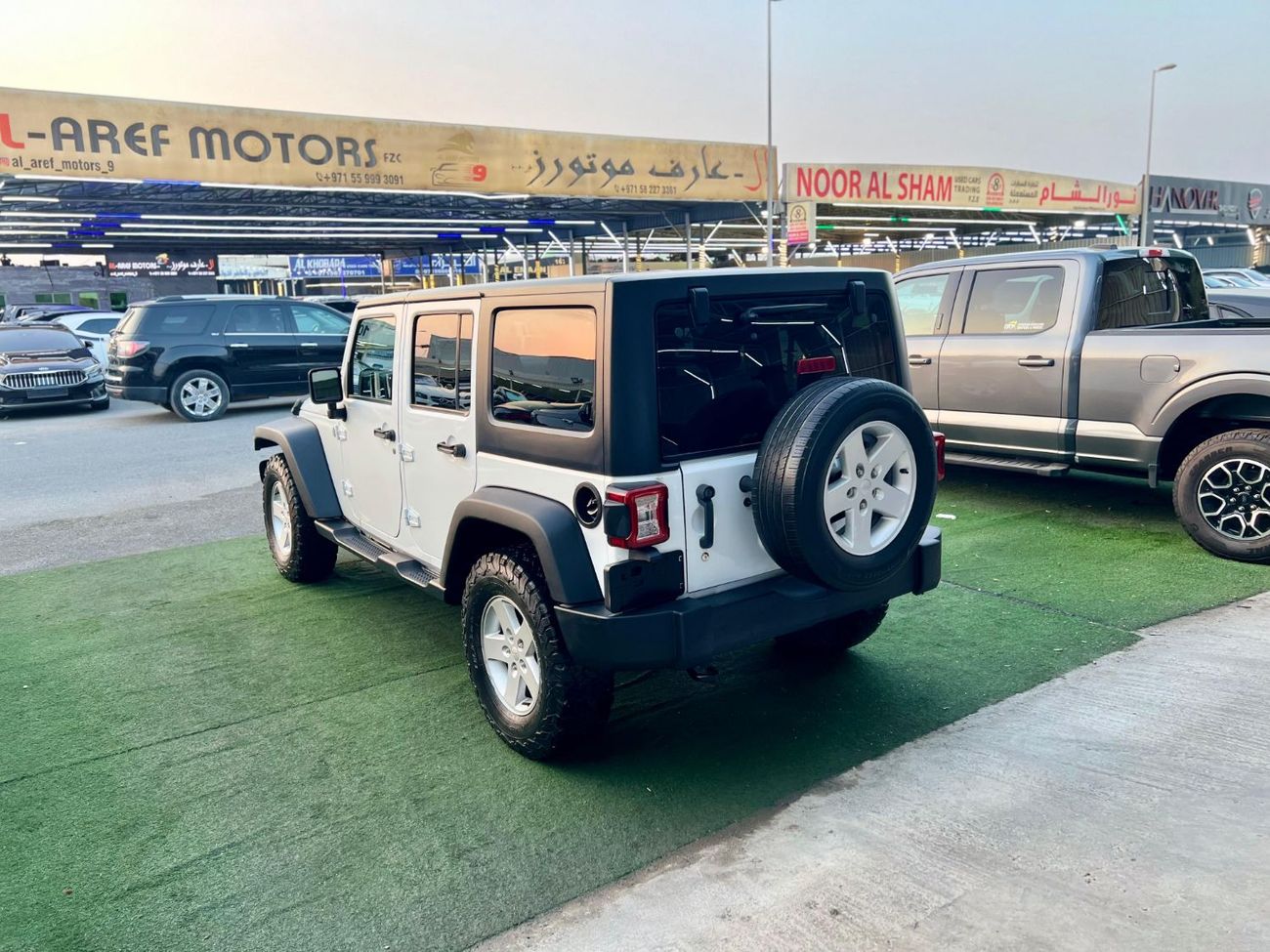 جيب رانجلر Sahara 3.6L A/T (5 Seater) warranty one year bank financie available