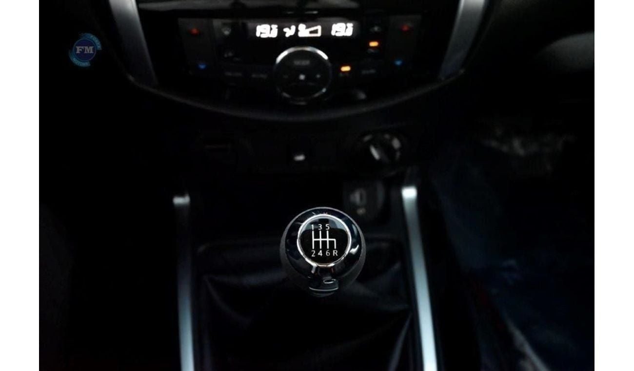 نيسان نافارا Double Cab Pickup LE 2.5L Petrol 4WD Manual