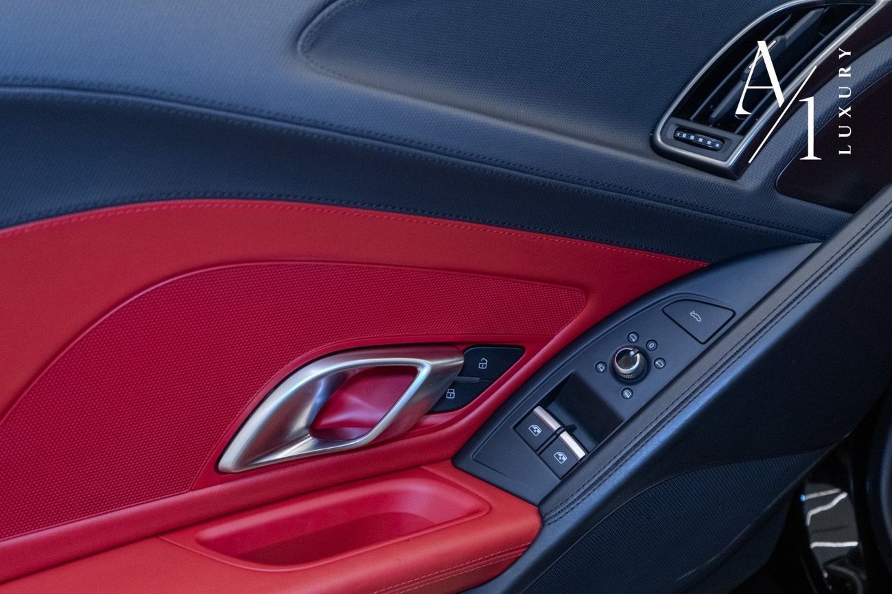 Audi R8 V10 RWD 5.2L (540 HP) 2018 Audi R8, 1 of 999, Full Service History in Al Naboodah, GCC Spec, Excelle