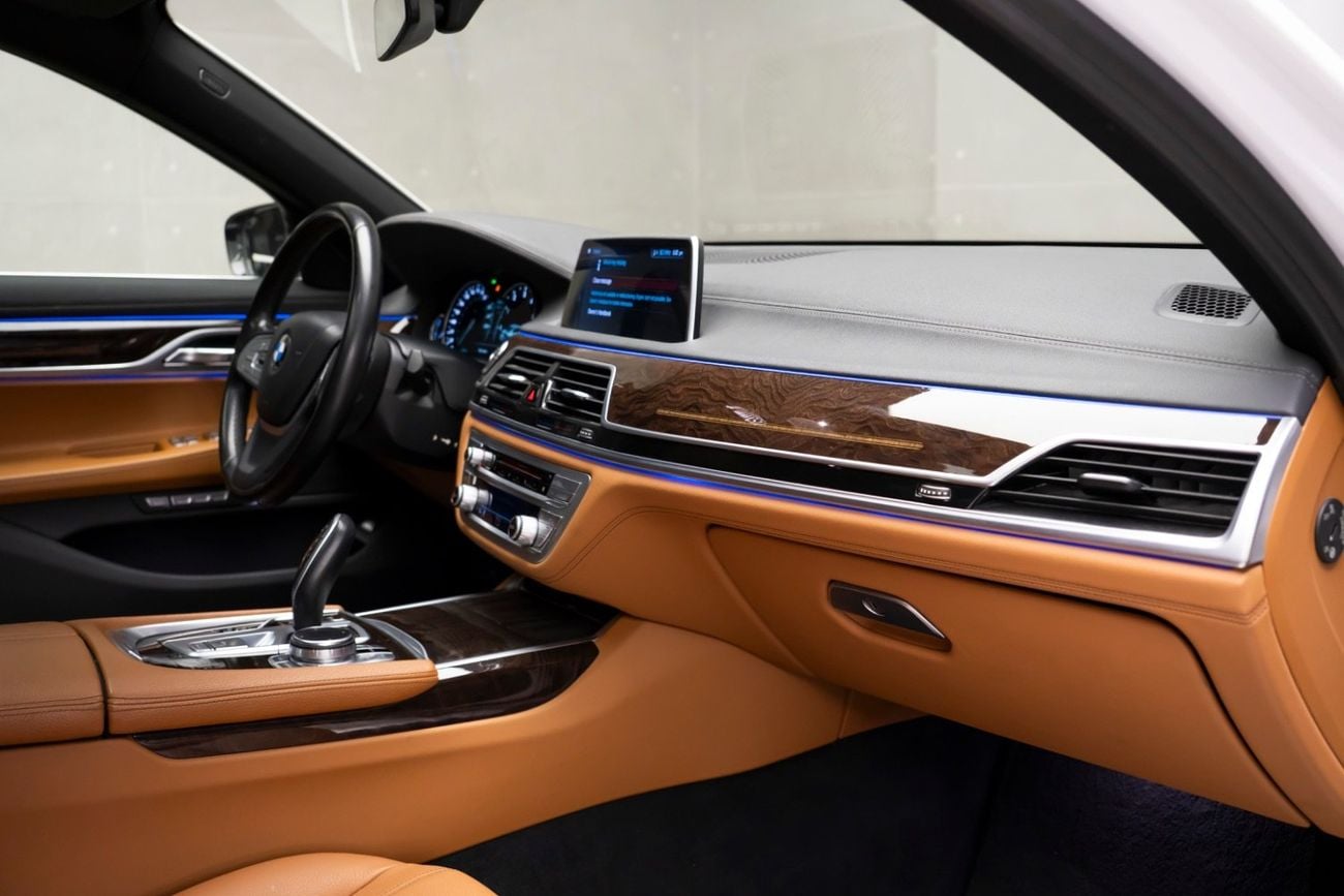 BMW 730Li EXCLUSIVE | 2018 | GCC Specs