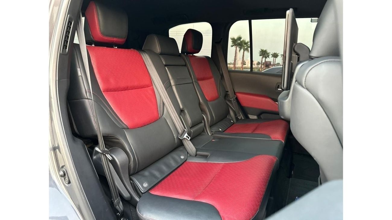 Toyota Land Cruiser GR-S TOYOTA LAND CRUISER GR MODEL 2022 GCC SPECS UNDER WARANTY + SERVICE CONTRACT NO ACCIDENT OR PAI