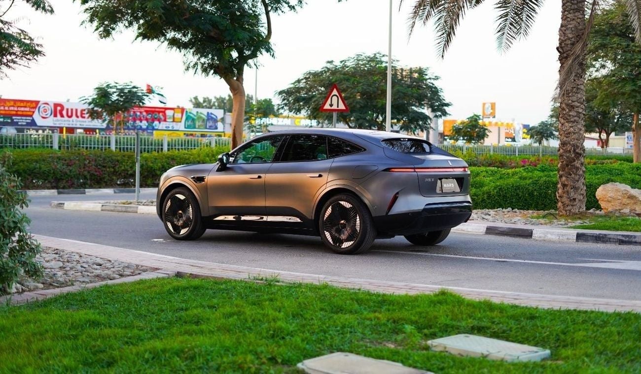 Avatr 11 2023 USED AVATR 11 AWD / 90 kWH / WLTC (580 KM) / LAW MILEAGE (20,000 KM) / WARRANTY